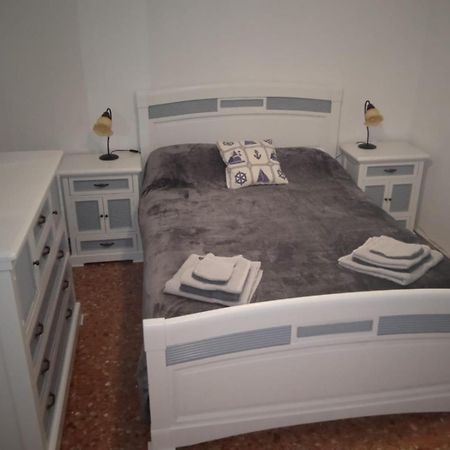 Edificio Gijon Newly Renovated Two-Bedroom Apartment בנידורם מראה חיצוני תמונה