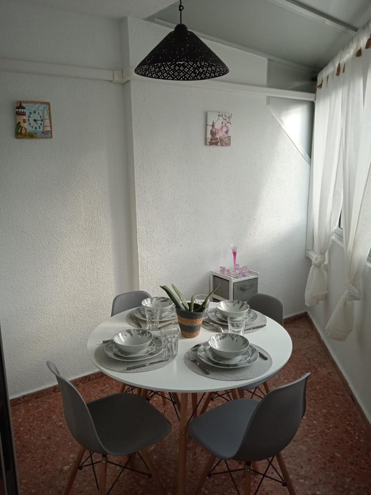 Edificio Gijon Newly Renovated Two-Bedroom Apartment בנידורם מראה חיצוני תמונה