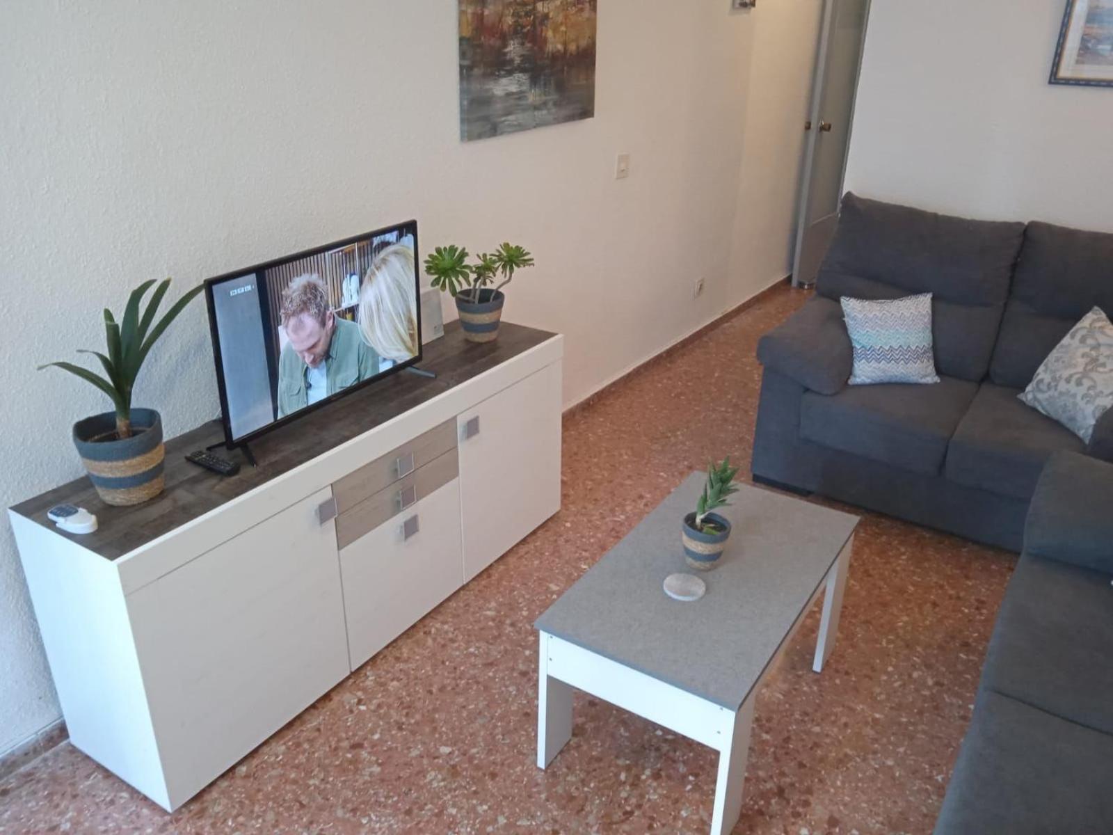 Edificio Gijon Newly Renovated Two-Bedroom Apartment בנידורם מראה חיצוני תמונה